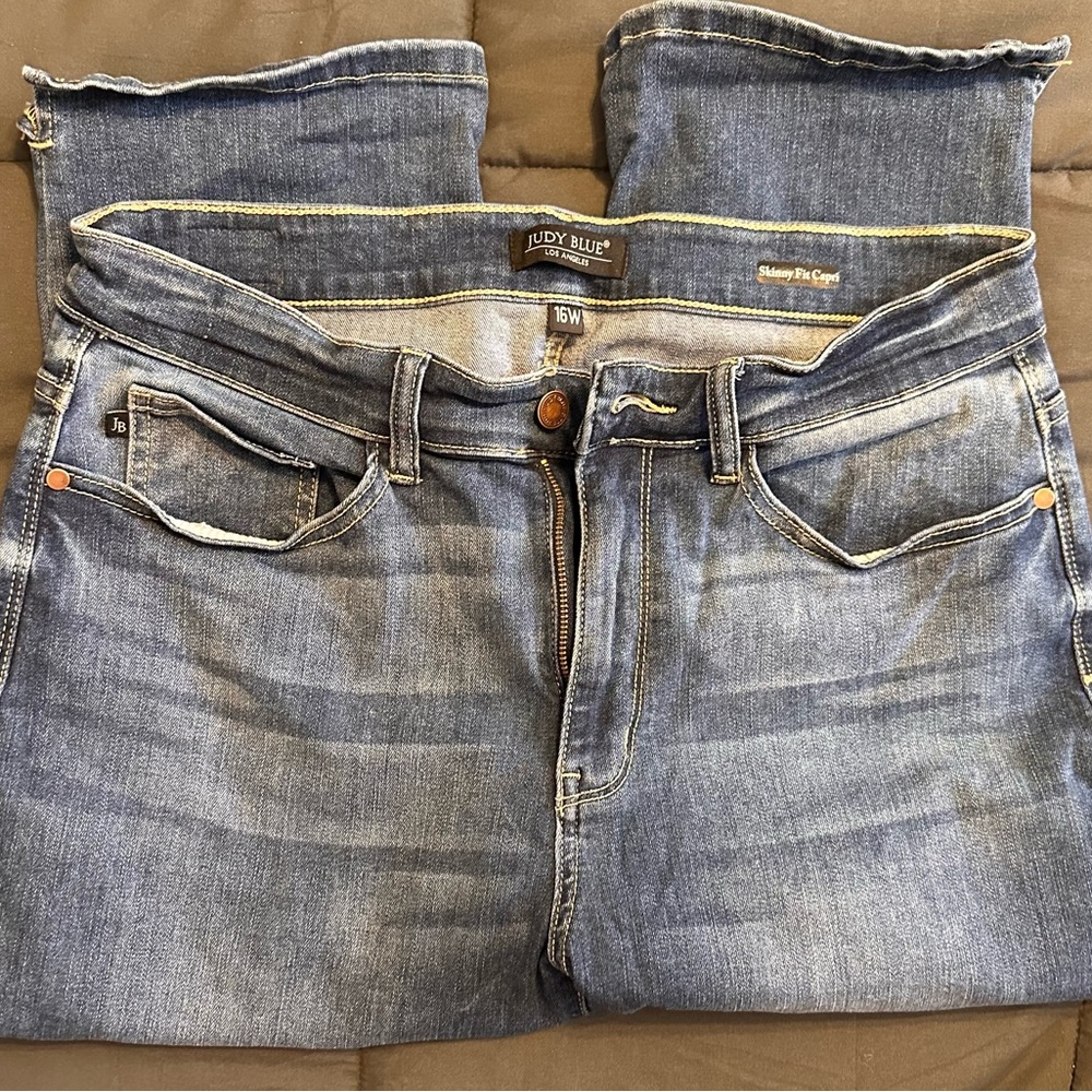 Judy Blue Skinny Fit Capri